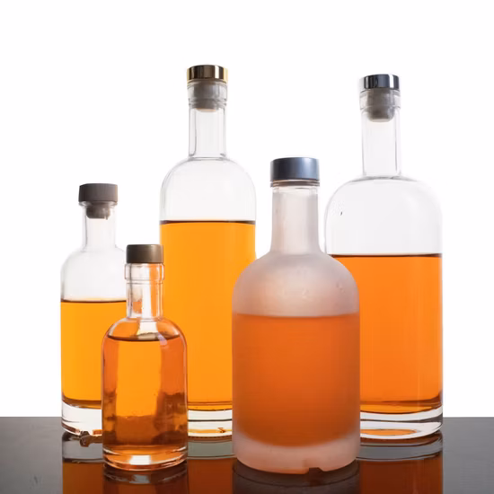 Großhandel 700 ml 750 ml 500 ml klare runde leere Rum-Whisky-Spirit-Gin-Wodka-Glas-Likörflasche mit Korkverschluss